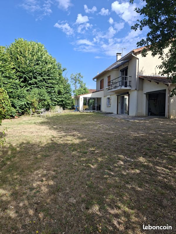 Maison 4 pièces 140 m² · à Montguyon · 140 m² · 160 000 €