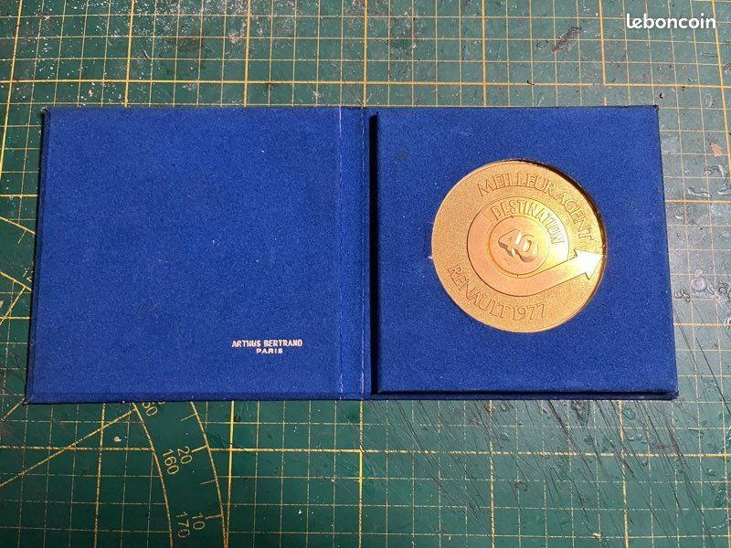 MEDAILLE AUX ANCIENS - Le Grand Orient De France 1927/1977 EUR 14,03
