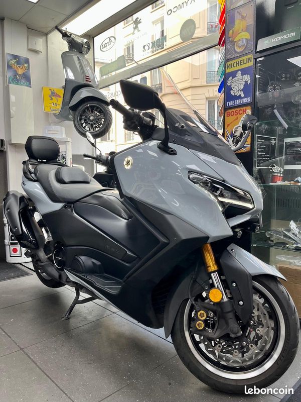 Yamaha T-MAX 560cc Tech Max (image 2)
