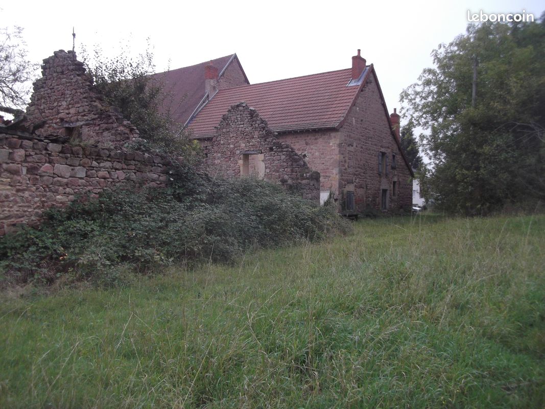 Terrain constructible dans lotissement · à La Clayette · 45 000 €