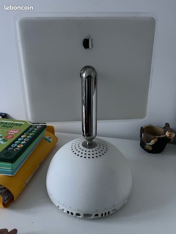 Apple 🍏 iMac 2003 (image 2)