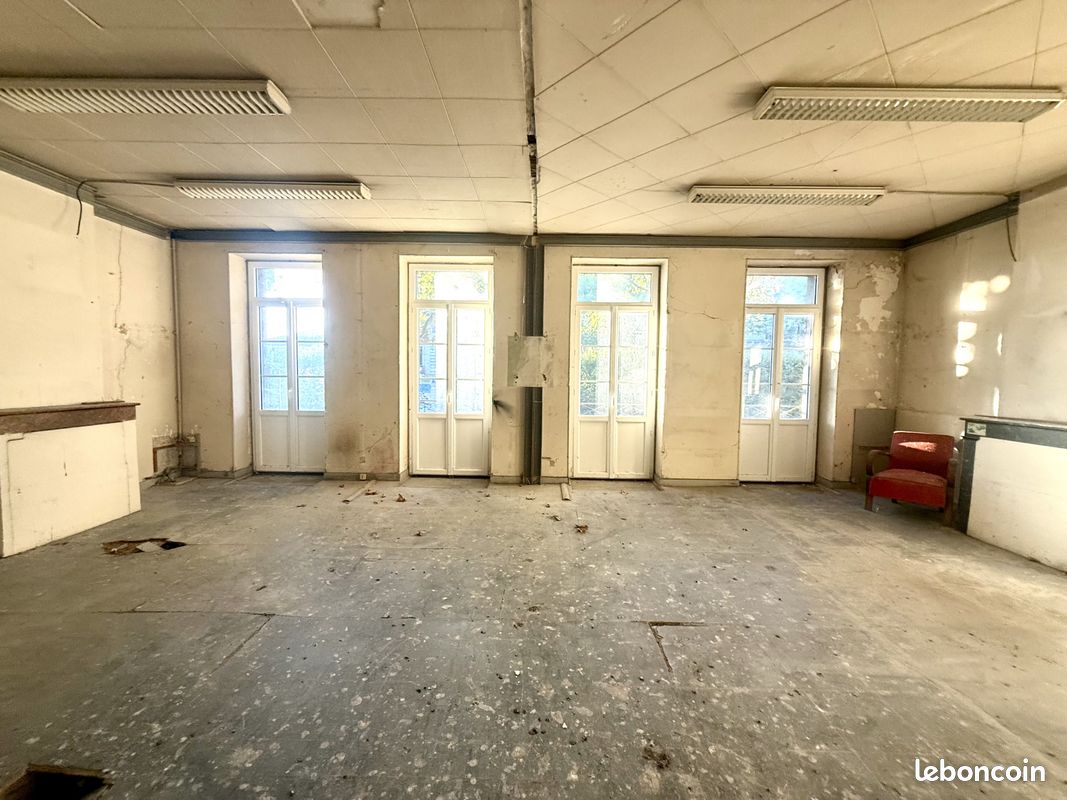 Appartement 4 pièces 135 m² · à Bordeaux · 135 m² · 240 000 €