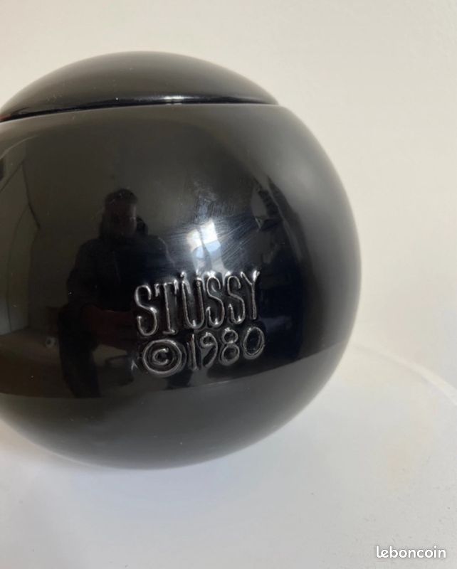 Stussy 8 Ball Cookie Jar ? - Arts de la table