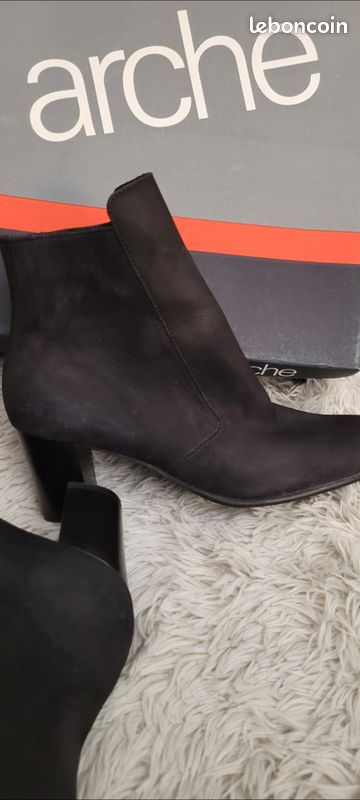 Magnifiques Bottines ou Boots Veau Nubuck Noir ARCHE Pointure 40 Semelle Latex TBE (image 3)