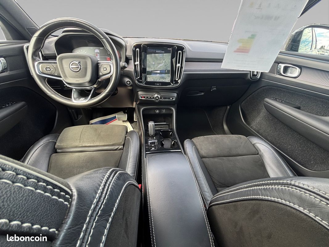 VOLVO XC40 D4 AWD AdBlue 190 ch Geartronic 8 Momentum (image 15)