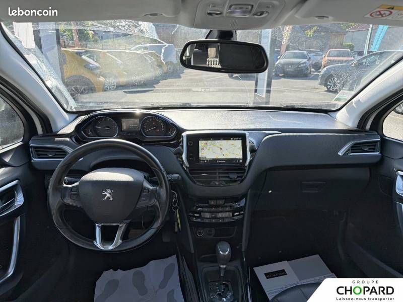 Peugeot 2008 1.2 PureTech 110ch S&S EAT6 GT Line (image 8)