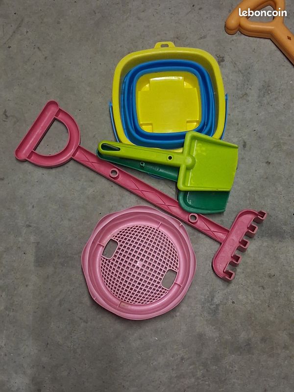 Jeux de plage très bon état_ au choix (image 3)