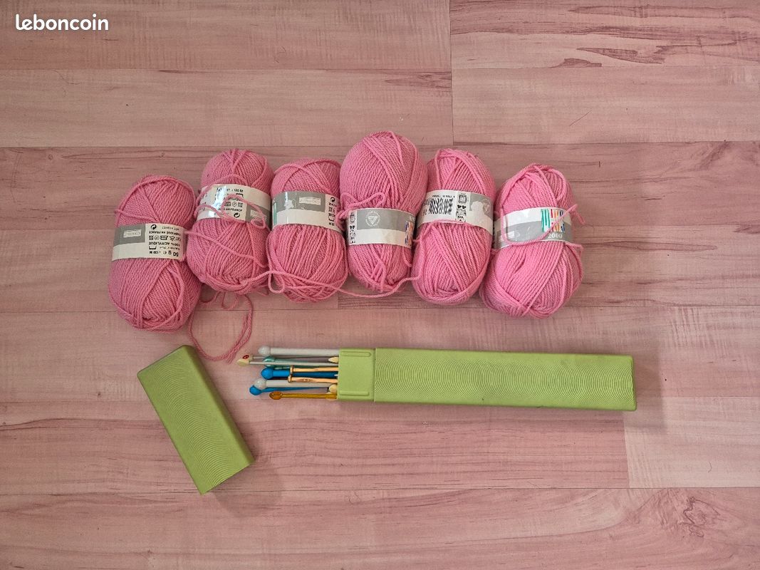 Lot de pelotes+aiguilles pour tricoter (image 1)