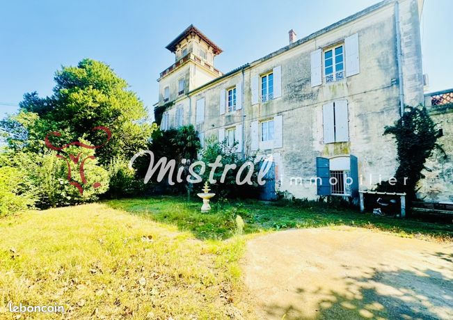Maison 15 pièces 472 m²