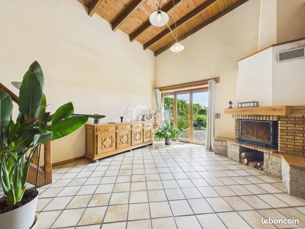 Maison 5 pièces 217 m² · à Pusy-Et-Épenoux · 217 m² · 169 000 €