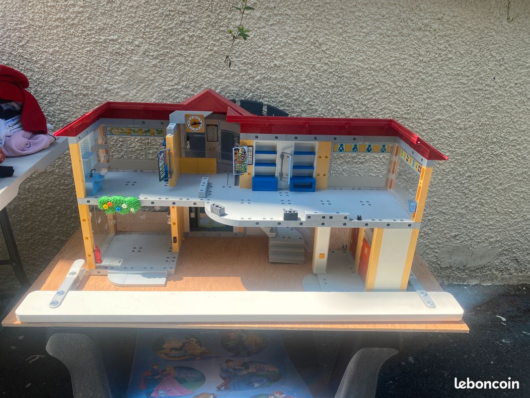 École Playmobil (image 1)