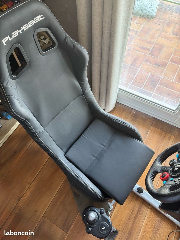 Logitech G29 avec levier de vitesse + PlaySeat Évolution (image 2)