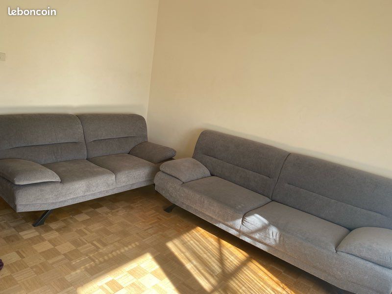 Ensemble de 2 canapés gris tissu – Confortables et en excellent état (image 2)