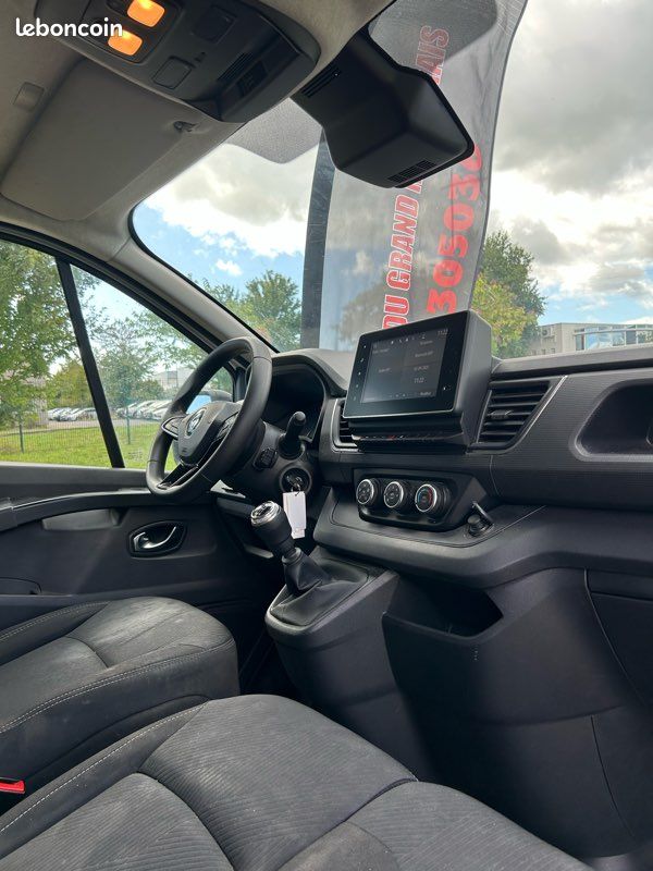 Renault trafic L1H1 grand confort 130cv 16.658HT GARANTIE 12 MOIS (image 4)