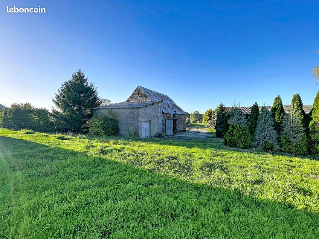 Maison 2 pièces 100 m² · à Saint-Jean-des-Champs · 100 m² · 35 000 €