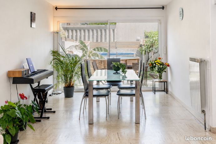 Maison lumineuse avec jardin arboré - 5 pièces - 4 chambres — 2