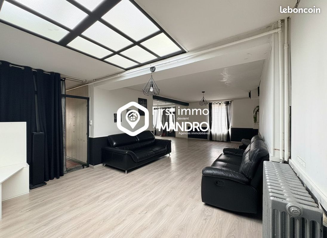 Maison 8 pièces 166 m² · à Monthyon · 166 m² · 240 000 €