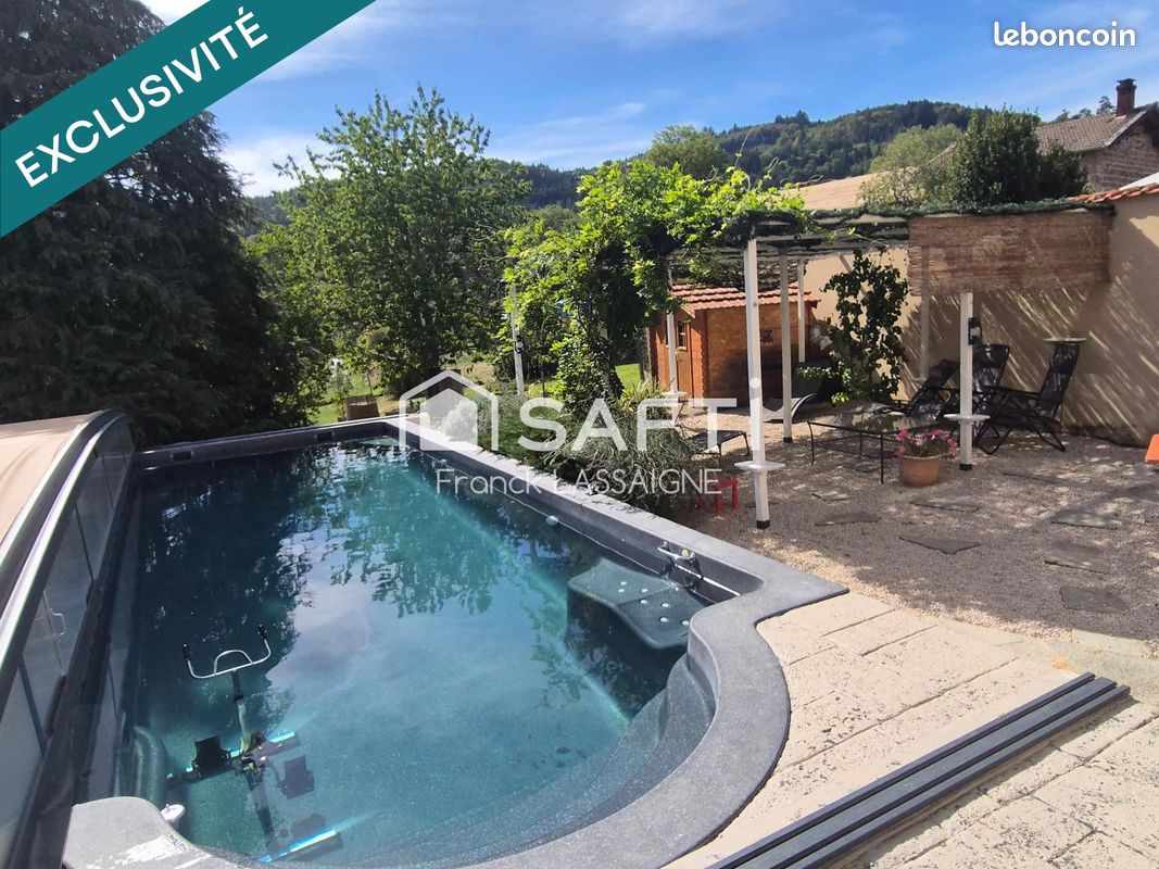 Maison 10 pièces 221 m² · à Thiolières · 221 m² · 299 000 €