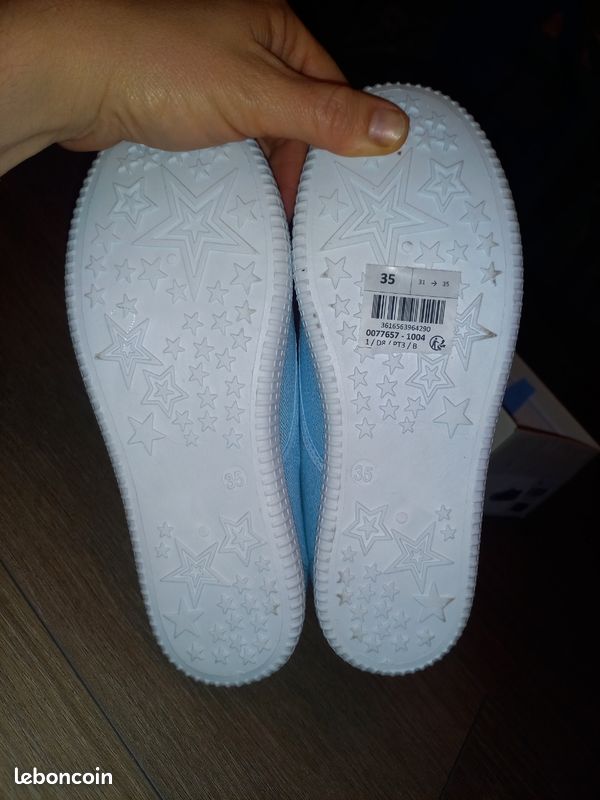 Basket bleu brillante neuve taille 35 (image 2)
