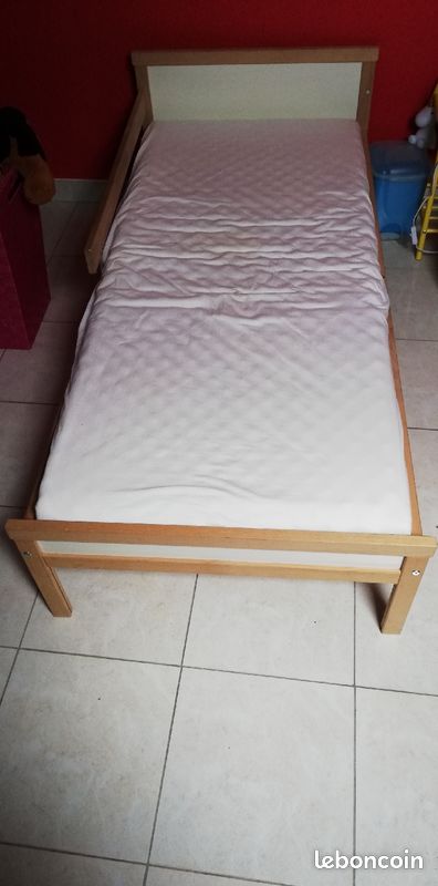 A vendre lit enfant avec barrière de sécurité longueur 1 60cm hauteur 55 largeur 70 cm couleur beige (image 1)