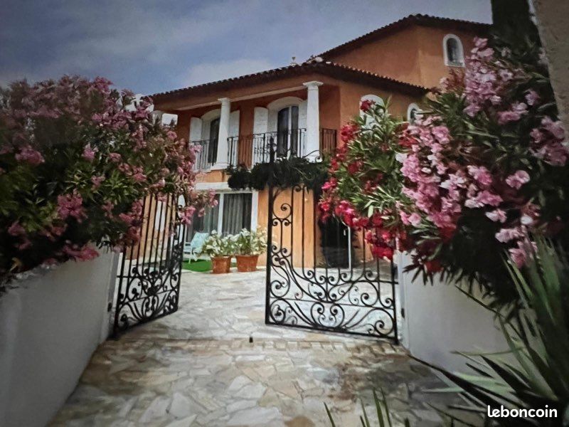 Maison 8 pièces 220 m² · à Fréjus · 220 m² · 1 195 000 €