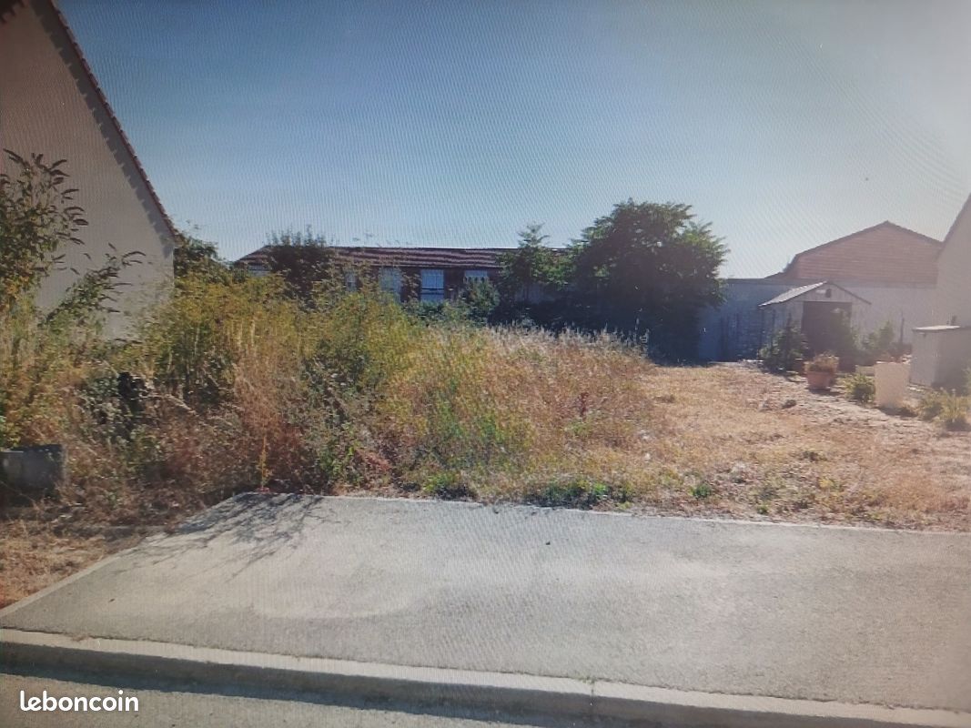 Terrain constructible de 358 m² à Merville – Permis de construire pour 2 maisons accordé (image 1)