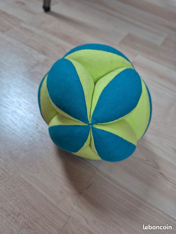 Balle en tissu jouet pour bébé (image 1)