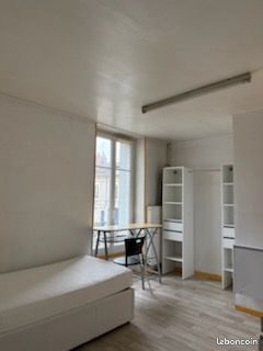 Appartement 1 pièce 15 m² · à Bourges · 15 m² · 370 €