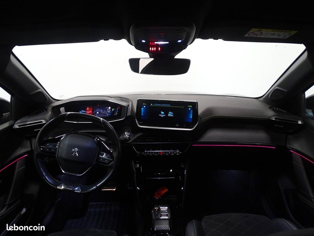 Peugeot 208 e-208 136ch GT Pack (image 10)