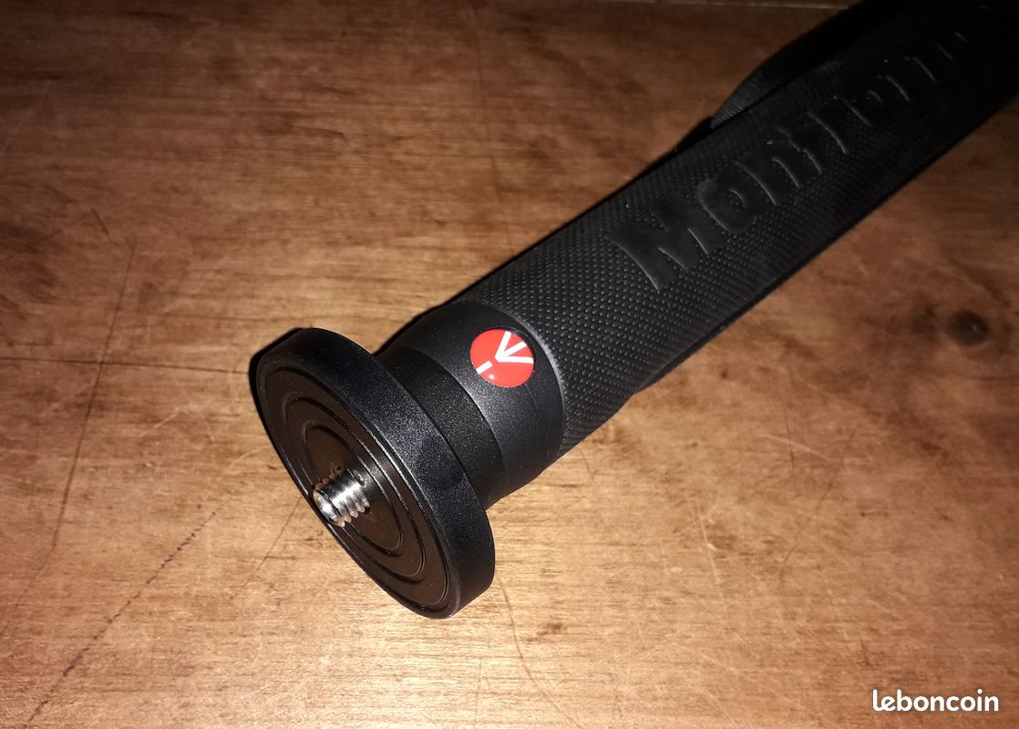 Manfrotto XPRO Monopode Fibre Carbone 4 Sections - Léger 0.6kg - Portée 20kg - Noir