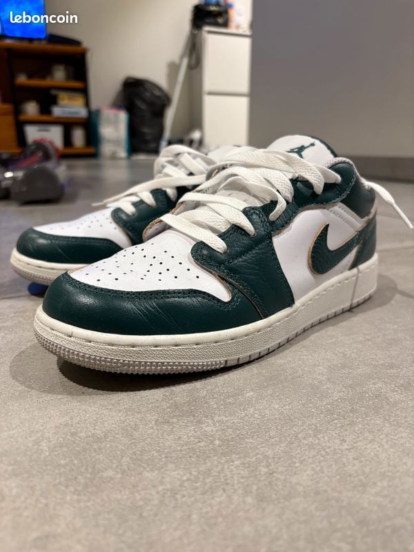 Chaussures Air Jordan Low SE (couleur vert sapin) Chaussures
