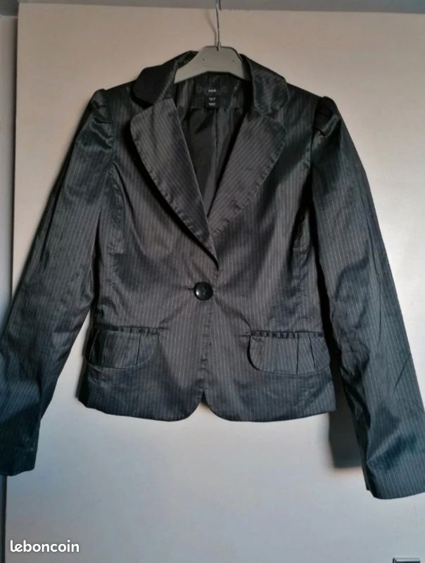 Blazer Neuf H&m taille 38 m style habillée effet tafeta 
Neuf (image 4)