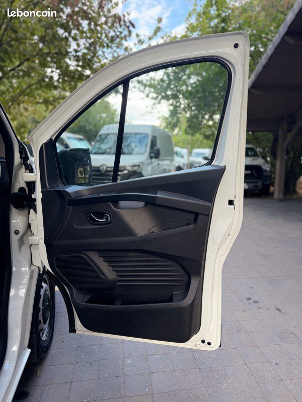 Renault Trafic 2.0 Blue dCi 150 L2H1 Grand Confort EDC Fourgon 2023 – photo 14