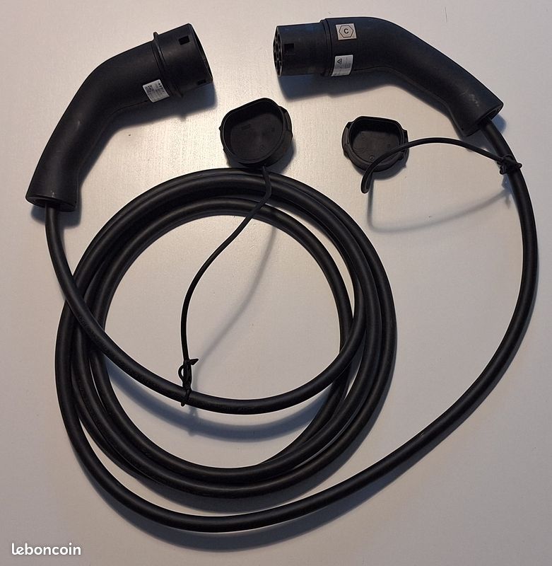Câble Recharge Véhicule Electrique T2 32A (image 1)