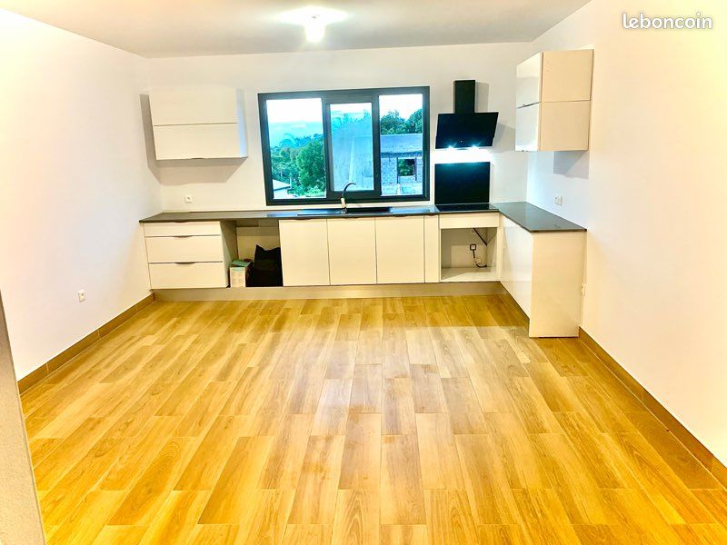 Appartement 2 pièces 49 m² · à Saint-Benoît · 49 m² · 800 €