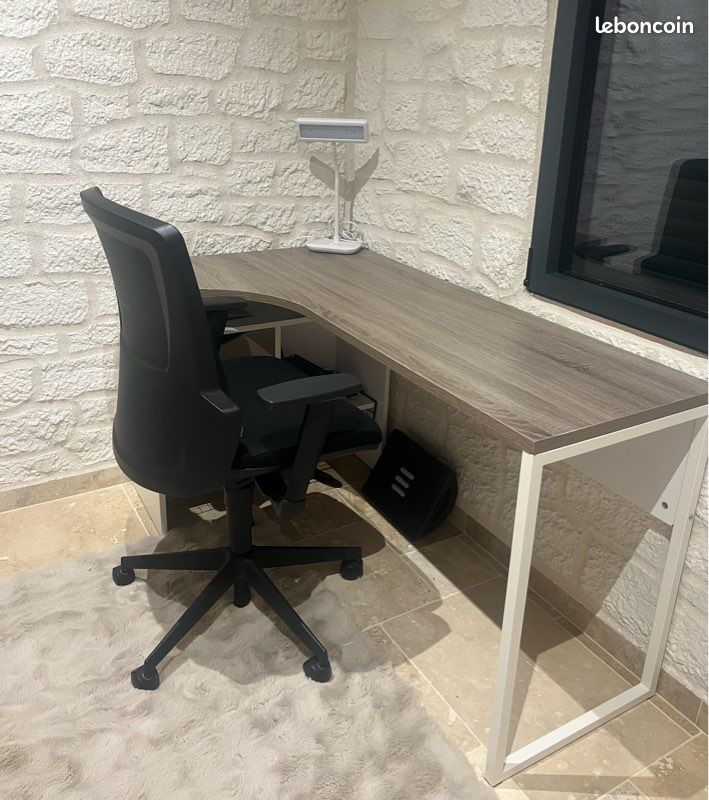 Bureau avec chaise (image 1)