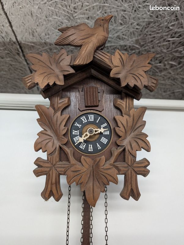 Coucou - Forêt Noire - En Bois Véritable - À Piles - Mouvement À Quartz