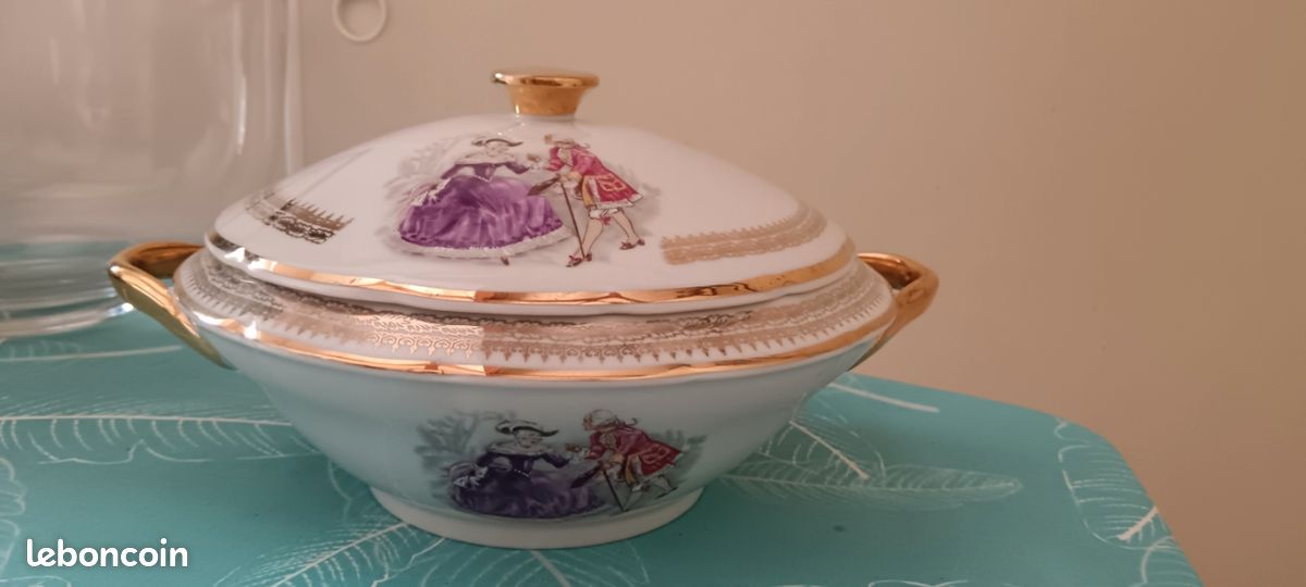 Service porcelaine de limoges "Fragonard" (image 1)