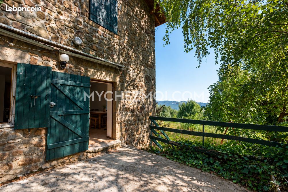 Maison 5 pièces 250 m² · à Saint-Appolinard · 250 m² · 220 000 €