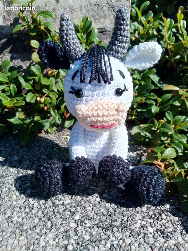 Doudou amigurumi : petite vache (image 1)
