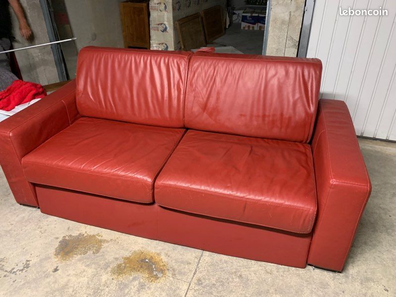 Vends canapé lit en cuir (image 1)