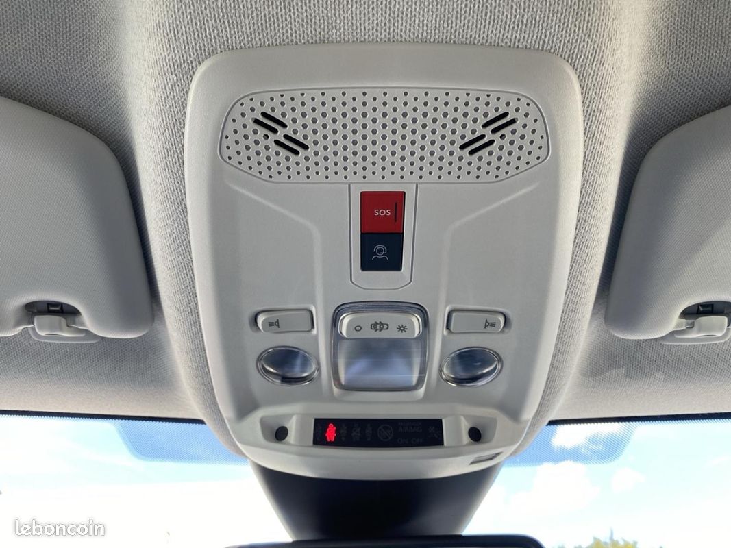 Citroen C4 PureTech 155 Shine EAT8 + attelage (image 22)