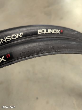 Pneu ROUTE 700 X 23 Hutchinson Equinox 2 Longue Distance Noir
