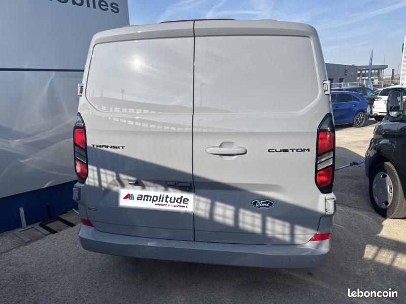 Ford Transit Custom Fg 320 L1H1 2.5 Duratec 232 ch Hybride recheargeable Multicab Limited CVT (image 6)