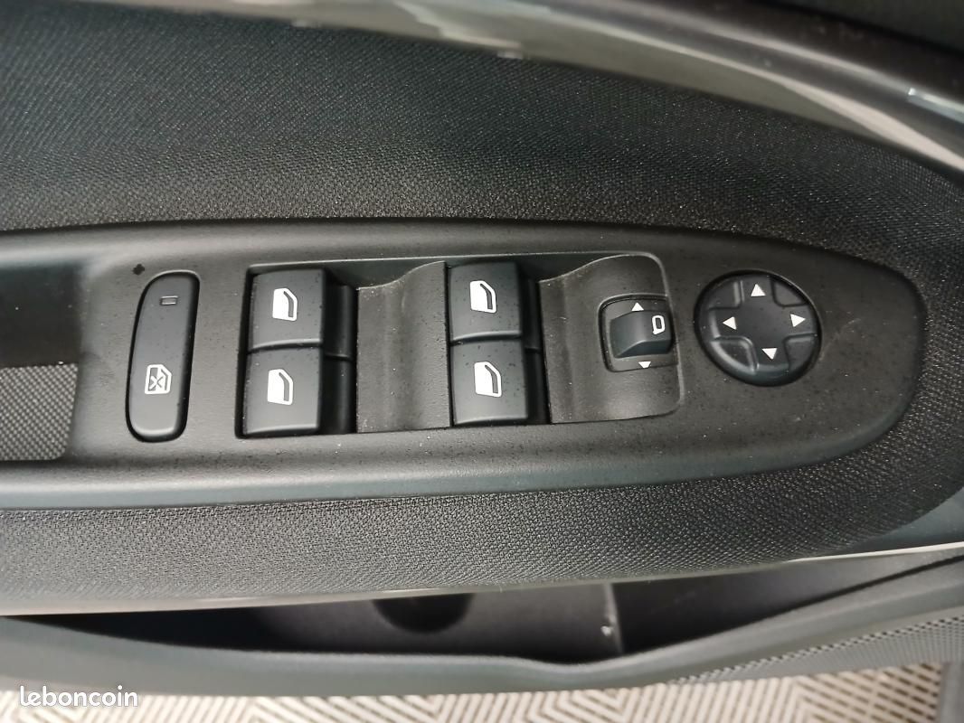Fiat 600 T-Gen 3 1.2 Hybrid 145ch eDCT6 Pop (image 10)