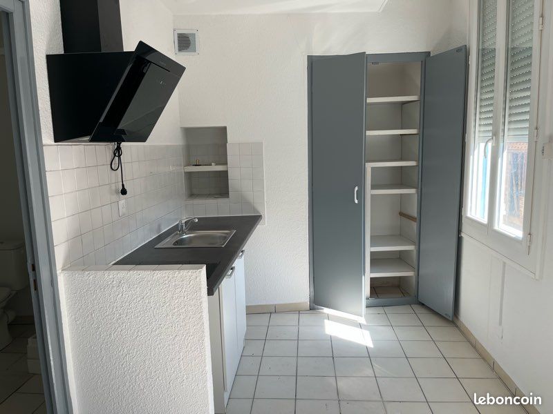 Appartement 1 pièce 17 m² · à Villefranche-de-Rouergue · 17 m² · 270 €