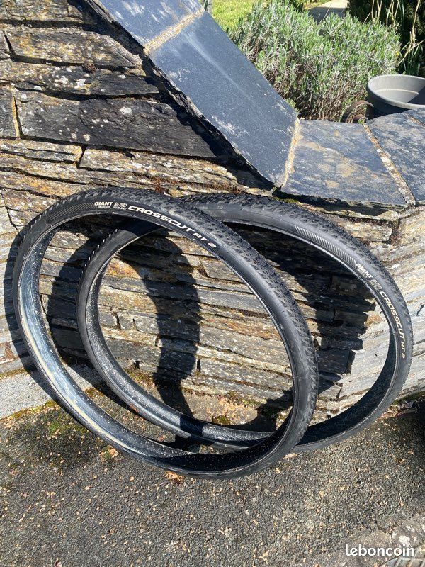 Pneus vélo Gravel Giant tubeless 700x38 Équipements vélos