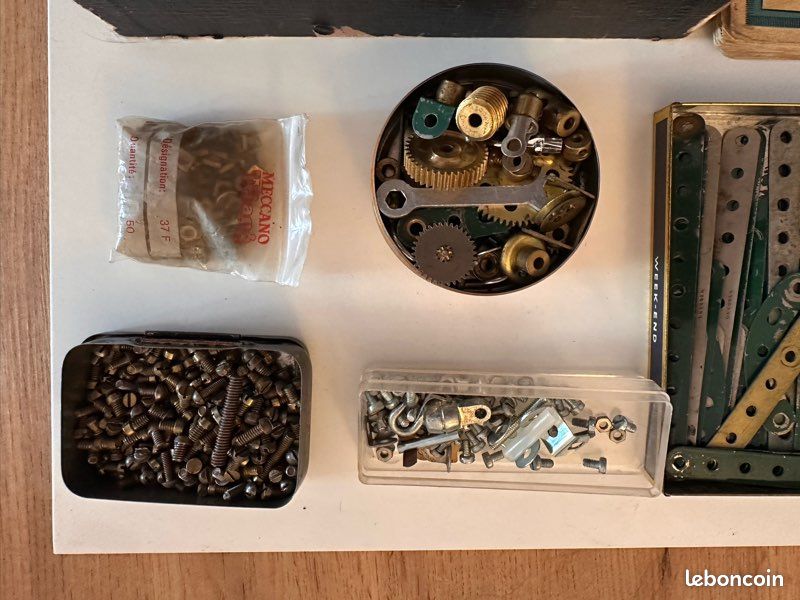 Meccano - KIT D'INVENTIONS - MOTEUR ET ENGRENAGES - Créations Motorisées et Avec Meccano - KIT D'INVENTIONS - MOTEUR ET ENGRENAGES - Créations Motorisées et Avec