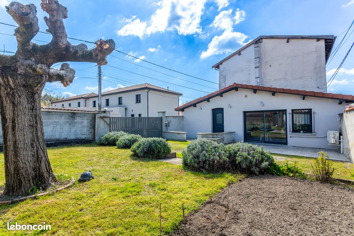 Maison 6 pièces 140 m² · à Saint-Symphorien-d'Ozon · 140 m² · 330 000 €