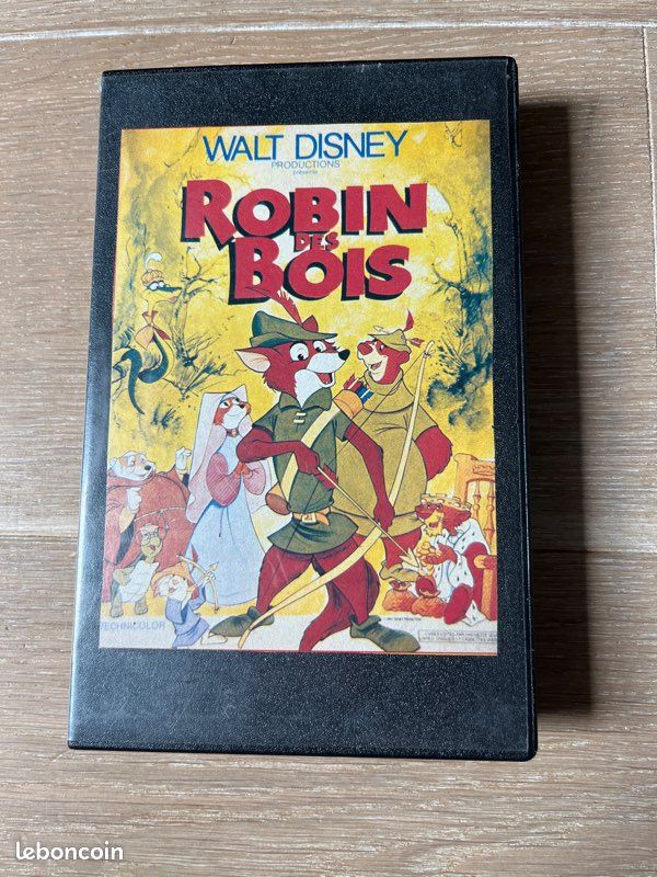 VHS disney Robin des Bois, Fievel et le nouveau monde, Merlin l’enchanteur (image 1)